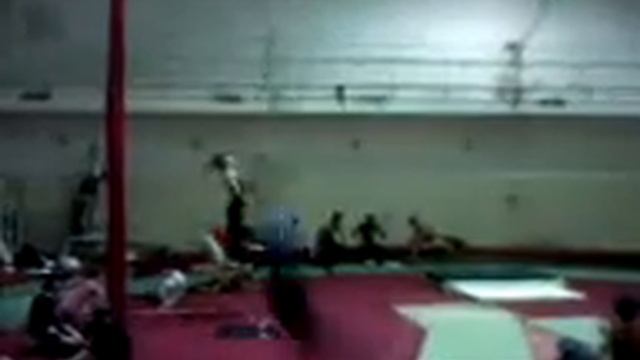 Вот как надо разминаться