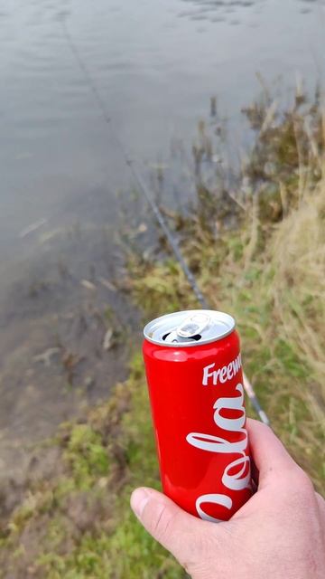 Приколы на рыбалке! Рыбалка на фидер! Клёв рыбы когда с смотреть онлайн