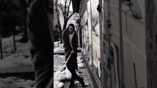 Елена Есенина - Наполовину (Mood Video) смотреть онлайн