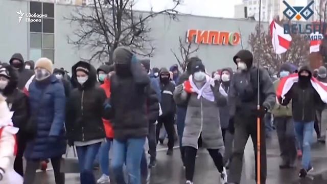Над 200 арестувани на протеста в Минск смотреть онлайн