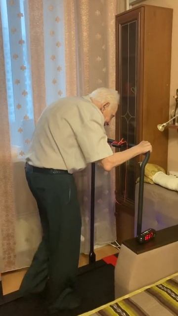 В 100 лет на беговой дорожке! смотреть онлайн