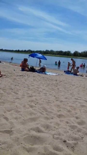 Пляж на реке Ахтуба г. Волжский Волгоградская обл. смотреть онлайн