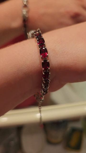 Браслет с природными гранатами. Серебро 925. 15000 смотреть онлайн