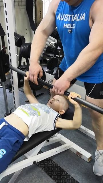 Жим лежа Вольмир 7 лет смотреть онлайн