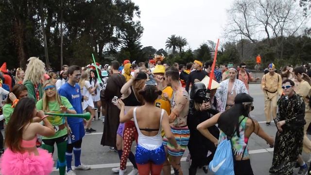 104-й традиционный забег «Bay to Breakers». смотреть онлайн