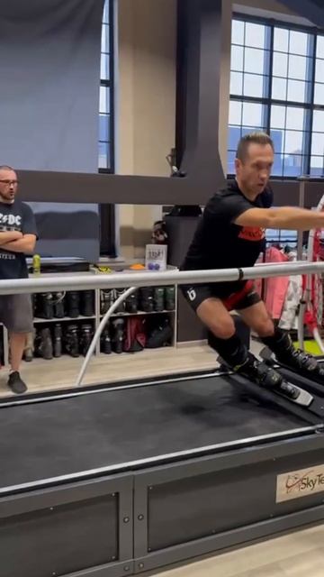 ⛷️ ГОТОВЛЮСЬ К СЕЗОНУ 🎿 Отличный тренажер для горно смотреть онлайн