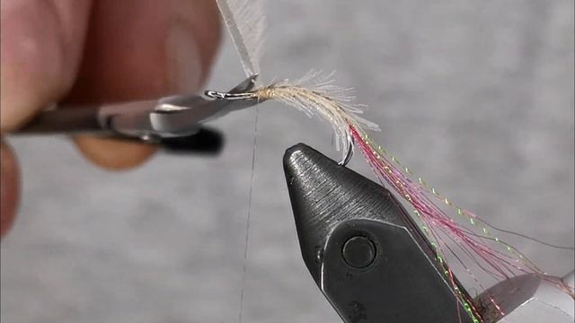 Омулевая мушка с эффектом свечения смотреть онлайн