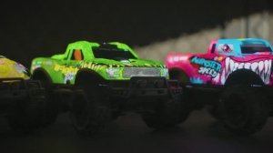 870947, 870948
Машина Лазеркар радиоуправляемая на пульте, подсветка корпуса,