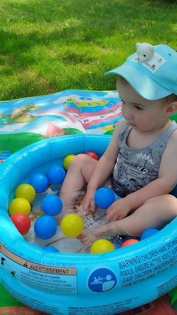 🌡️🤫Тим спасается от жары: бассейн в деле! смотреть онлайн