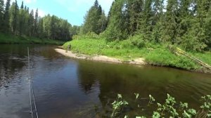 Рыбалка на таежной речке. Лодка с водометной насадкой.