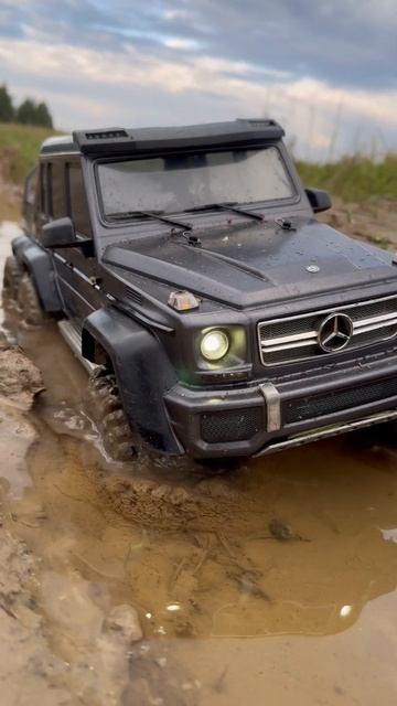 Настоящий борец с бездорожьем Traxxas TRX6 #mercedes смотреть онлайн