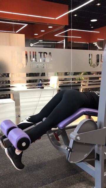 Сгибание голени лежа смотреть онлайн