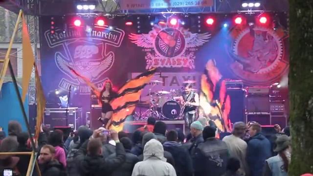 WWW IZLEVIDEO NET Европа Александр Воронище и шоу балет Лайт MIX Хавайся у бульбу2