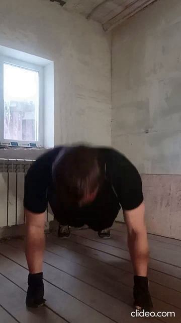 Мини-комплекс отжимания и скалолаз #shorts #workout #fitness #пох? смотреть онлайн