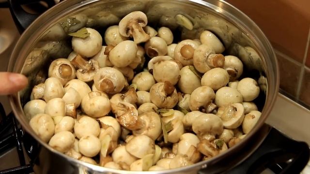 Шампиньоны маринованные за 5 минут! И вкусно и быстро! смотреть онлайн