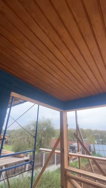 Красиво оформили перекрытия террасы и потолок #стройк смотреть онлайн