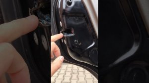 что делать если центр замок не открывает задние двери