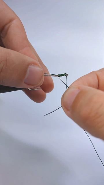 Прикольный способ привязать крючок #рыбалка смотреть онлайн