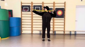 Зарядка для детей дома от 3 лет, упр с палкой для спины.