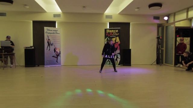 Хип хоп. Любители. Соло. 2 место - Жадова Виктория