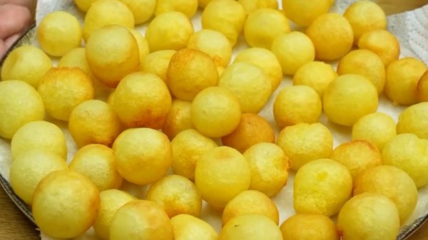 Картофельные шарики с томатным соусом