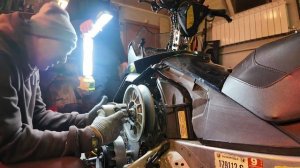 BRP SUMMIT замена втулок ведомого шкива вариатора своими р