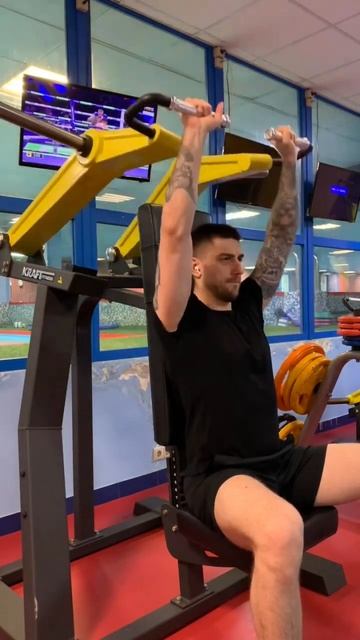 Жим вертикальный #тренировки #workout #обучение #здоровое? смотреть онлайн