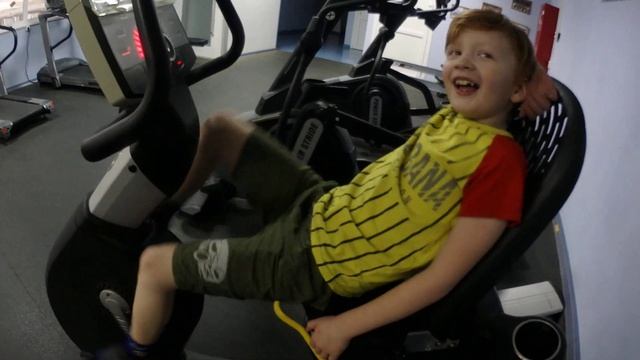 Как тяжело на велотренажере... смотреть онлайн