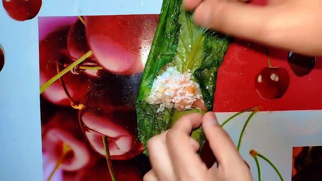 Классическая  долма из свежих листовой салат