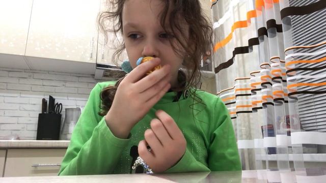 Смотрю свои старые игрушки! Им уже 8 лет! смотреть онлайн