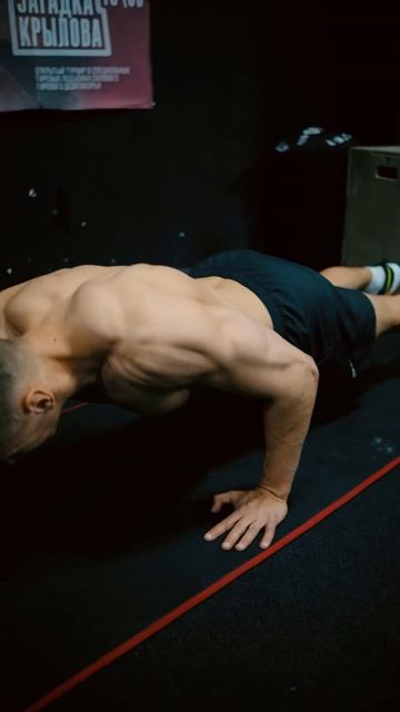 ТОП УПРАЖНЕНИЯ на трицепс без оборудования ✔️ смотреть онлайн