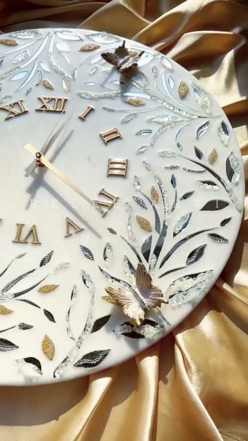 Красивые настенные часы ручной работы с бабочками