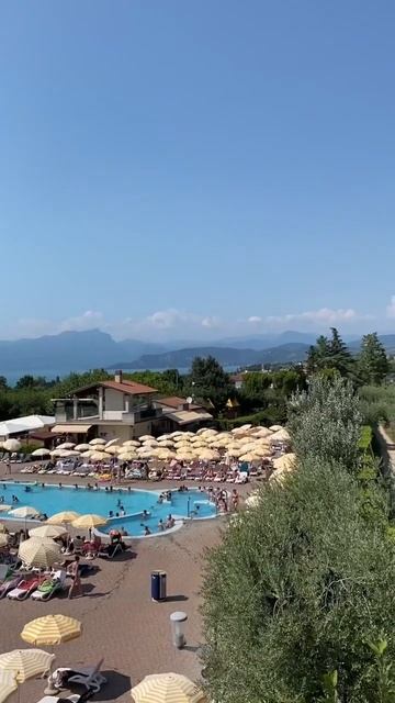 Как вам такой бассейн у лазурного берега Италии? ##итал смотреть онлайн