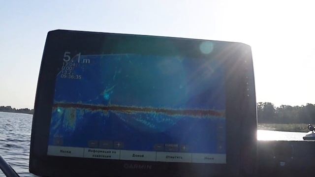 Рыбалка на Panoptix LiveScope. Ловля судака на рекe с лодки.