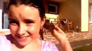 Я прыгаю в бассейн в одежде!!!