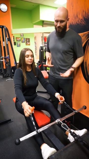 Как делать горизонтальную тягу. Движение лопаток. смотреть онлайн