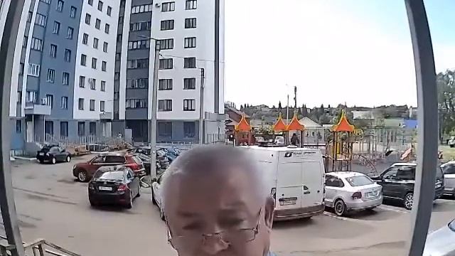 подъезд .смешное видео. прикол в подъезде. смотреть онлайн