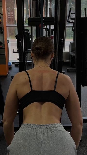 Пуловер в кроссовере \n4 х 12 Изолирующее упражнение Осн смотреть онлайн