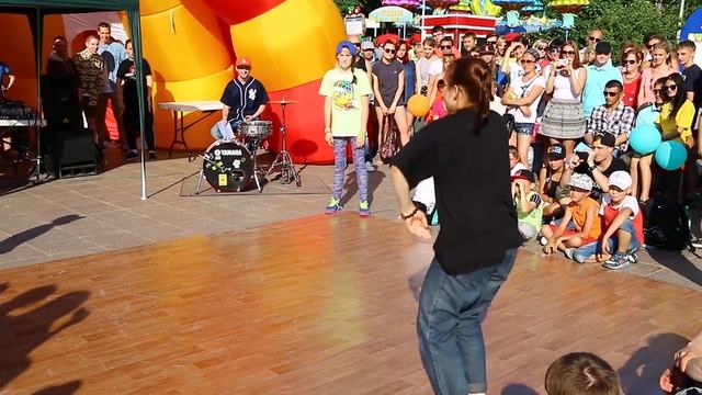 Брейкинг Хип-хоп батл - Богдан, Полина, Лиза, Эмиль смотреть онлайн