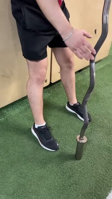 А ты знаешь как делать строгий подъём на бицепс? #gym #сп? смотреть онлайн