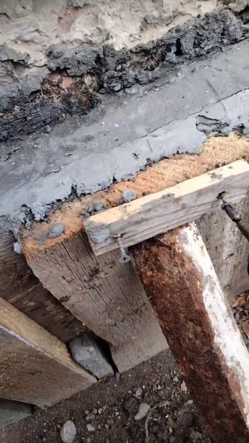 Снимаю опалубку #снимаю #опалубка #ремонт #баня #бетон смотреть онлайн