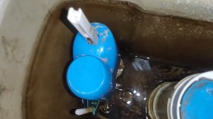 Что делать когда не набирается вода в бачок унитаза?