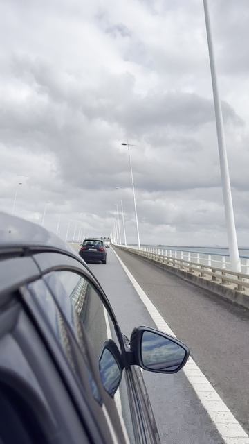 Мост Васко да Гама в Лиссабоне, Португалия: 17 километров за 30 секунд смотреть онлайн