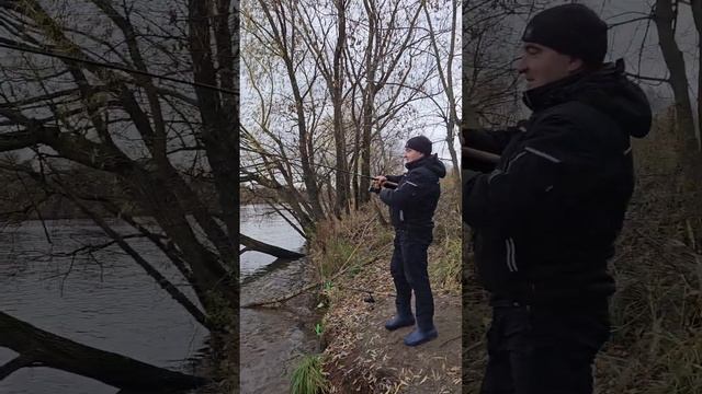 Фидер на р.Москва г.Бронницы, на искусственный мотыль смотреть онлайн