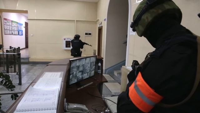 В здании администрации Иркутска состоялись антитеррористические учения смотреть онлайн