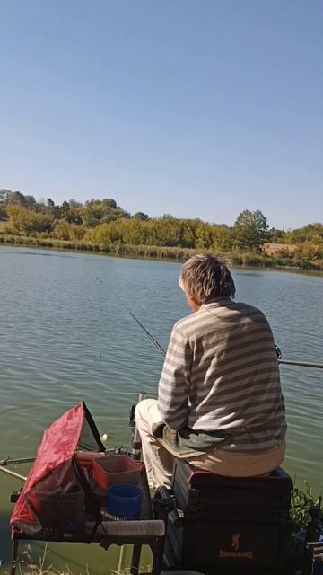 Дикий трэш - как я доставал большую плотву штекером бе? смотреть онлайн