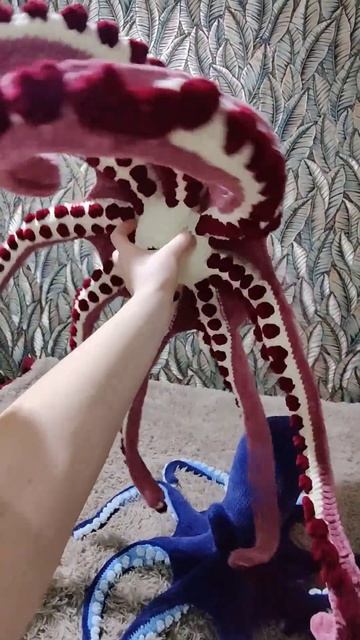 Осьминог ручной работы стоимость 3800 руб, отправка в лю