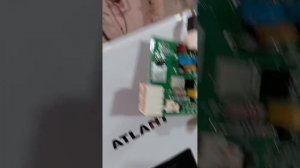Холодильник Атлант дисплей гаснет в процессе работы