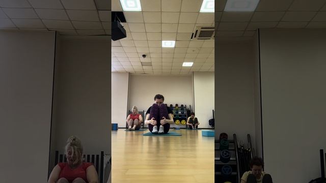 Пилатес 22 групповая тренировка в зале с использованием блока смотреть онлайн