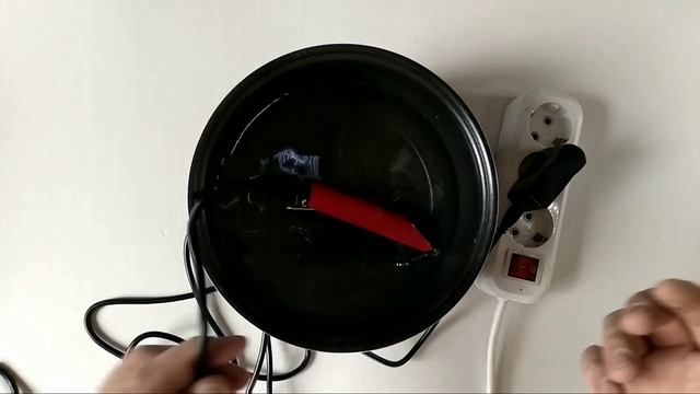 Машинка на зарядке, под напряжением 220в работает в воде!! смотреть онлайн